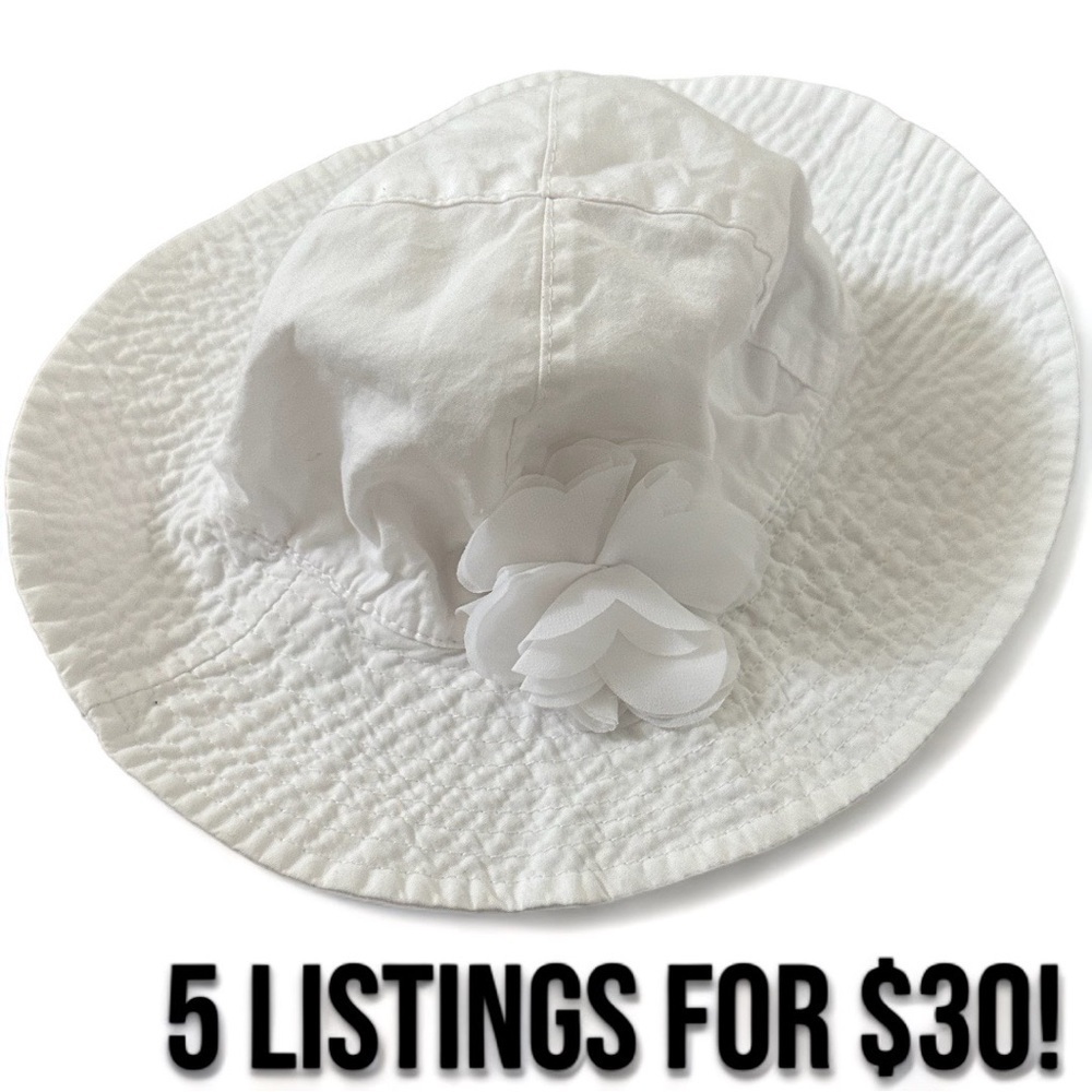 Carter’s 0-9 month baby girl white sun hat floral